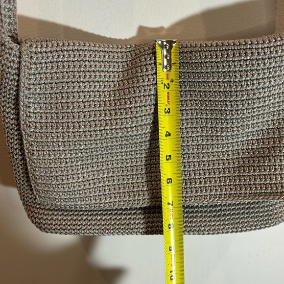 THE SAK Crochet Messenger Style Lined Magnetic Closure Zipper Pocket Crossbody - Picture 6 of 12